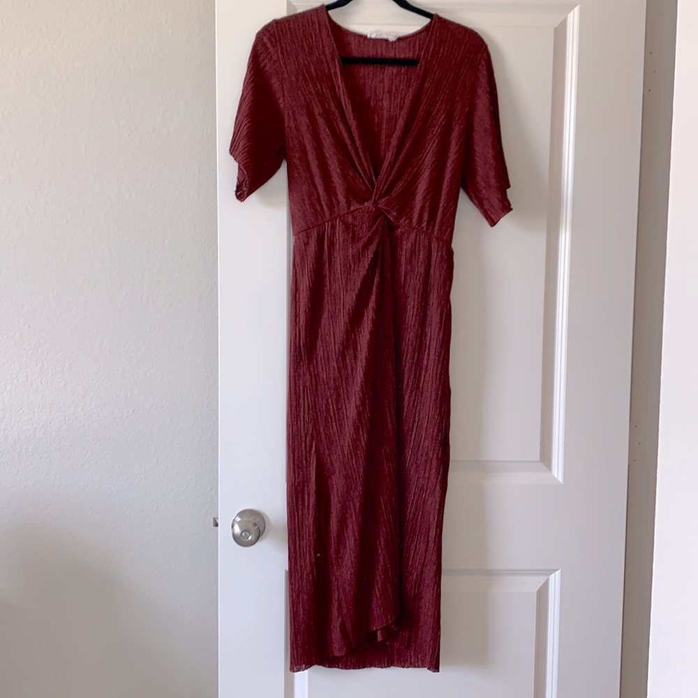 All in favor. Burgundy midi dress